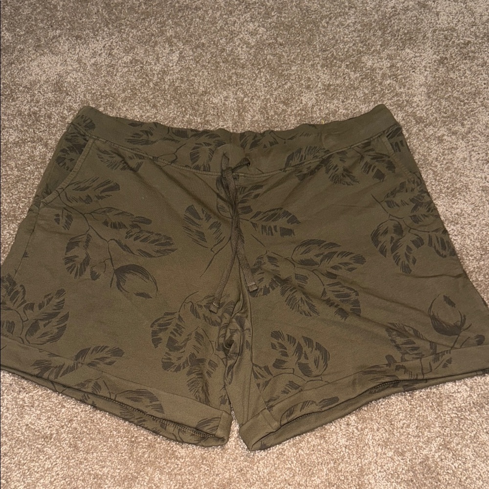 J. Jill Olive Leaf Pattern Athletic Shorts - Medium Petite - NWT. B3